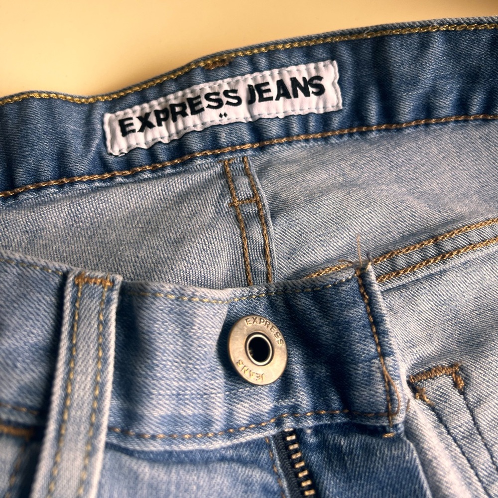 Express Men’s Jean Shorts - Light Wash, Size 33